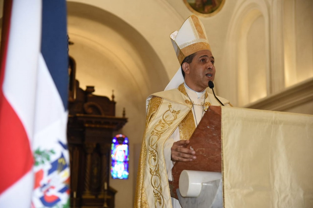Obispo Morel Diplán dice que en República Dominicana se requiere signos