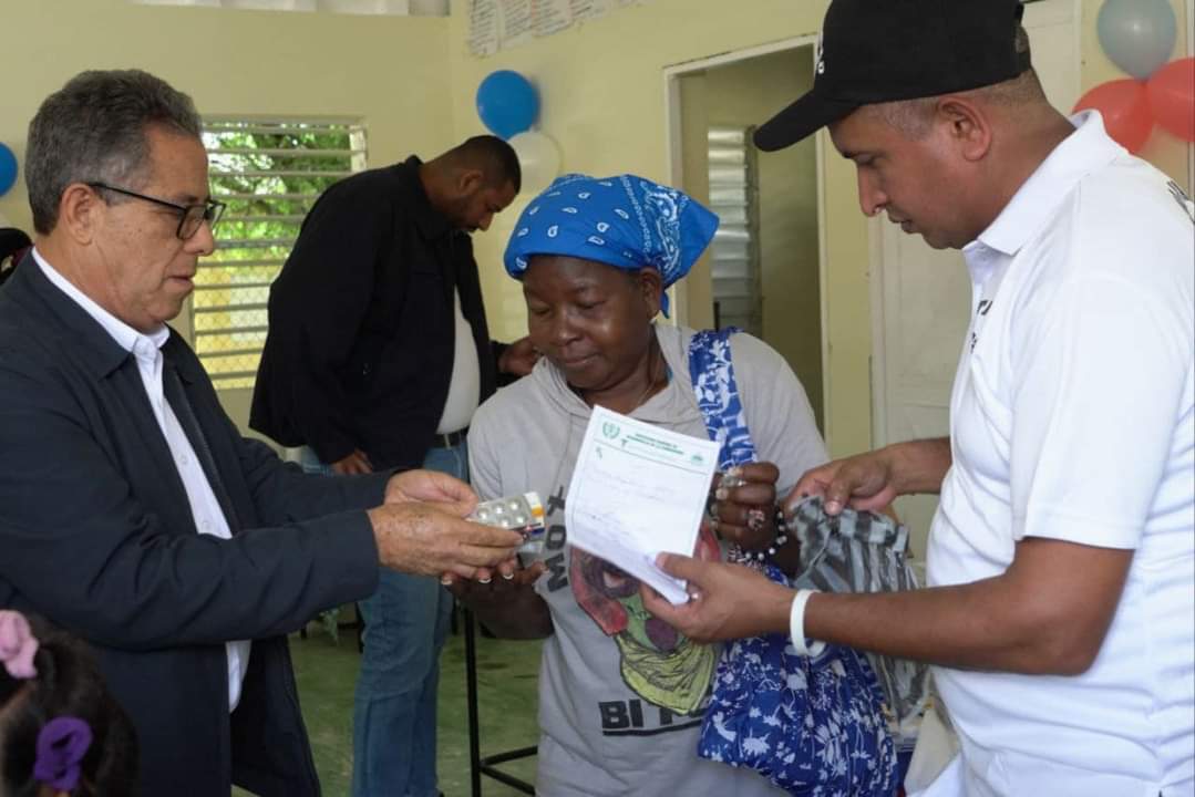 dgdc-lleva-a-yabonico-de-san-juan-operativo-m-dico-y-jornada-de